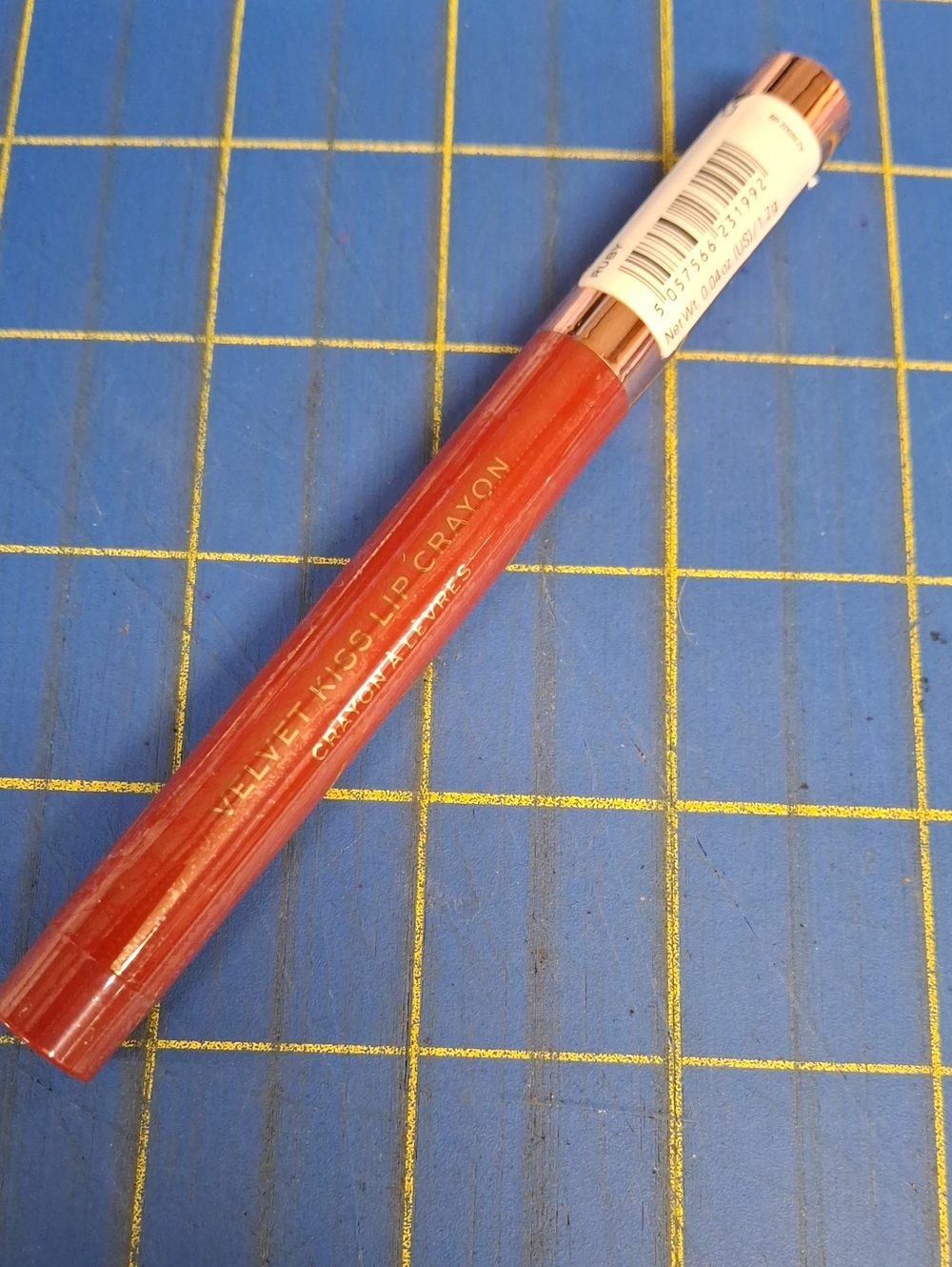 Revolution Velvet Kiss Lip Crayon 1.2g - Ruby
